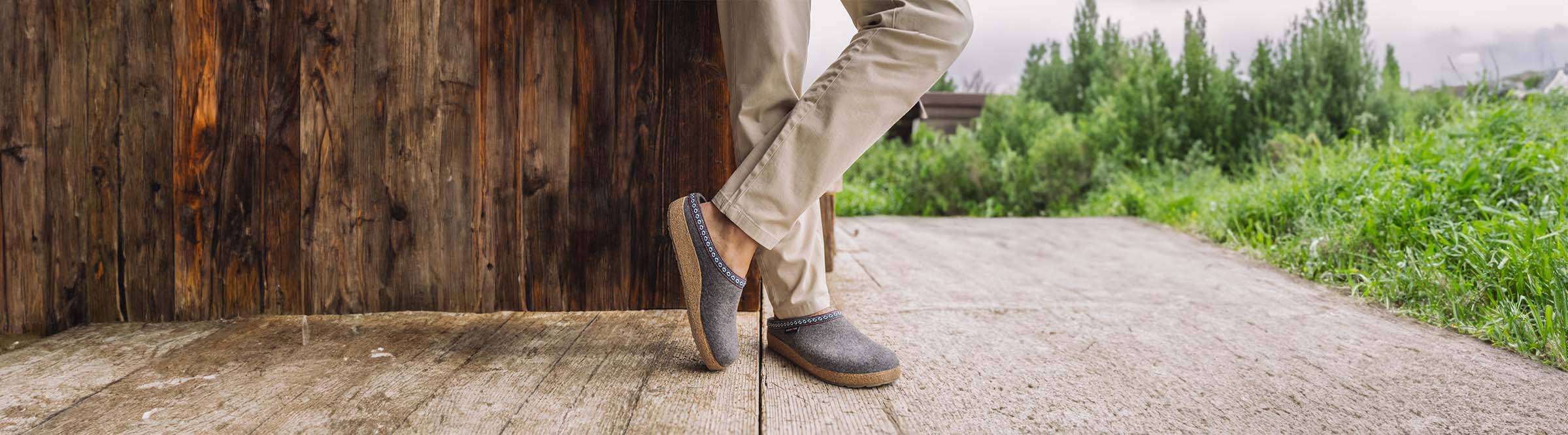 Sabot Haflinger Franzl da uomo in lana grigia con suola in sughero, comfort e stile tradizionale, disponibili su Amuvia