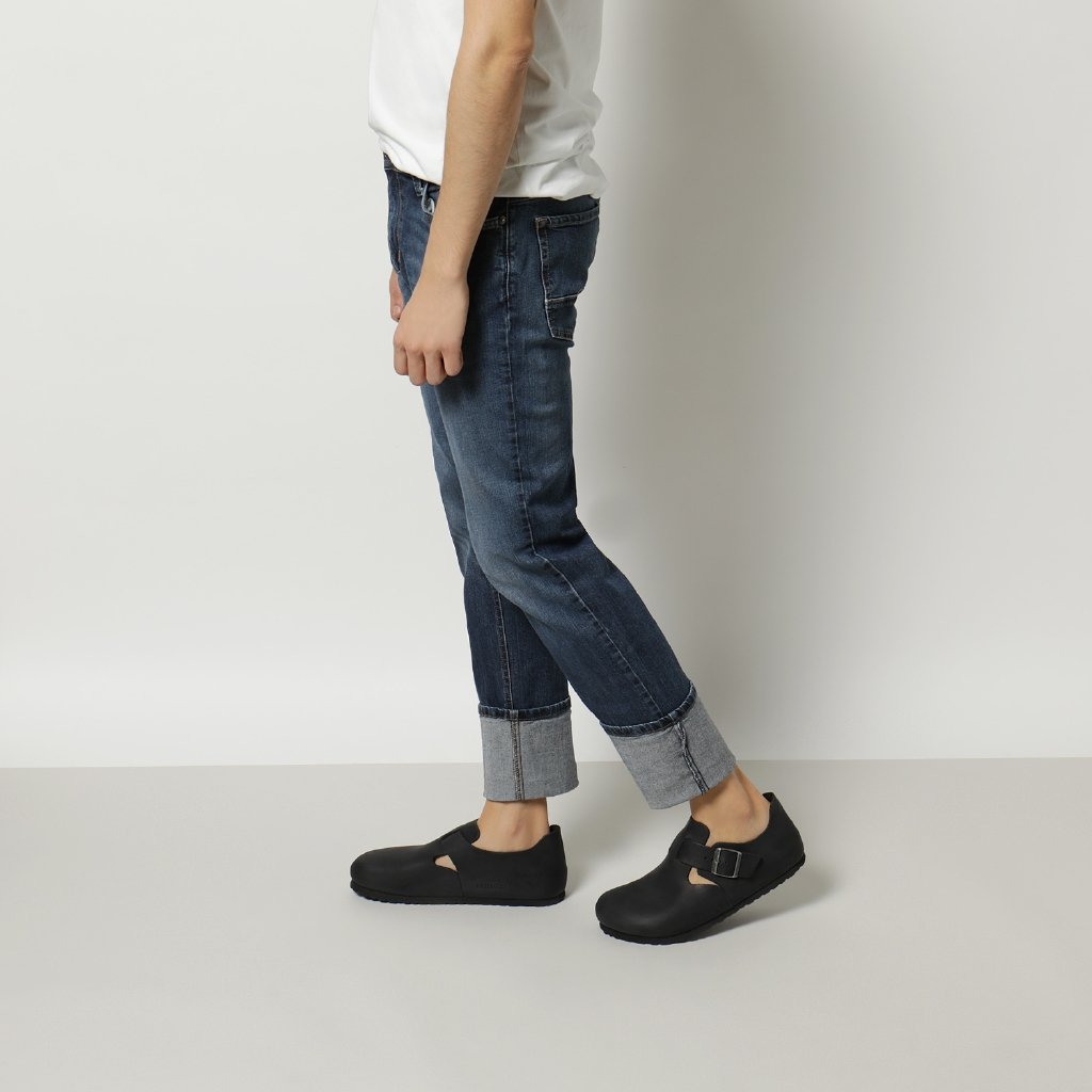 London black, Oiled Leather