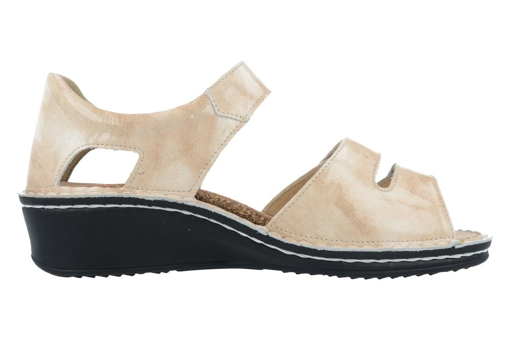 Fes beige, Apache